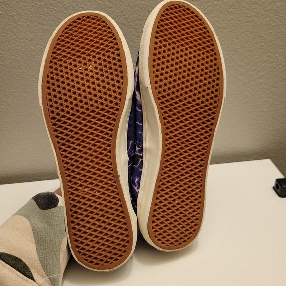 Vans Low Pro Digi Lightning Purple Lace Up Sneakers - Picture 5 of 7